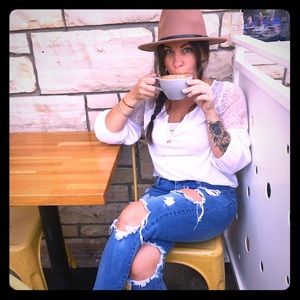 Meet your Posher, Joan